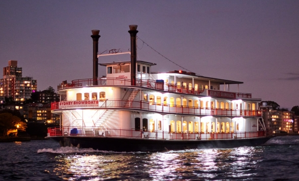 ショーボート・クラシック・ディナークルーズ